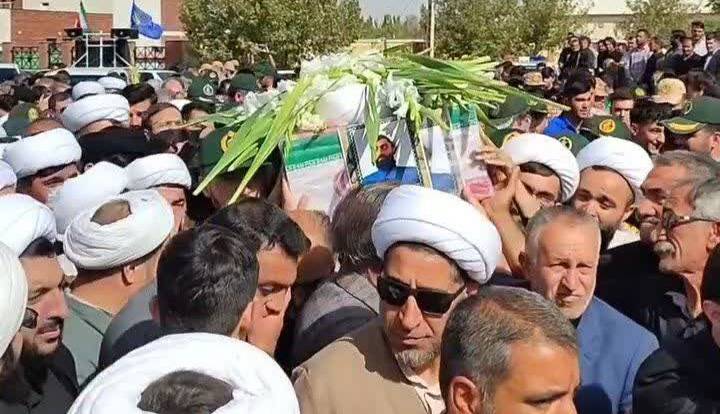 پیکر مطهر طلبه شهید ولی‌زاده در باروق تشییع و خاکسپاری شد