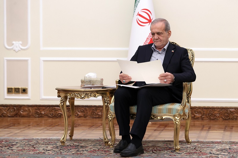 انتظار رئیس جمهور از سفرای جدید: برای کشور و ملت ایران تحریم‌ شکن باشید