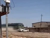تصادف شدید قطار با یک خودرو در بغداد!