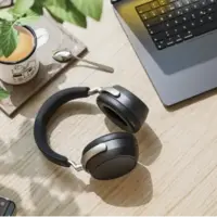 این هدفون حرفه‌ای هم‌قیمت گوشی‌های میان‌رده است و صدای کوبنده دارد