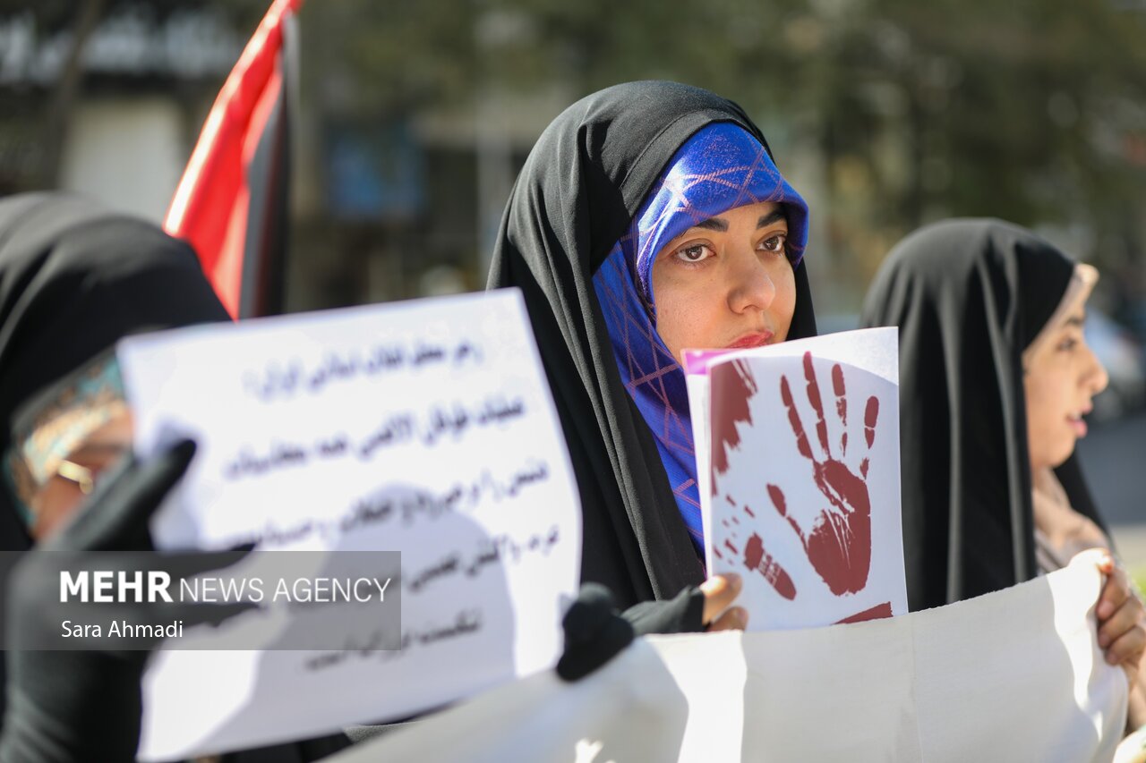 عکس/ اجتماع دانشجویان مشهدی همزمان با دومین سالگرد طوفان الاقصی