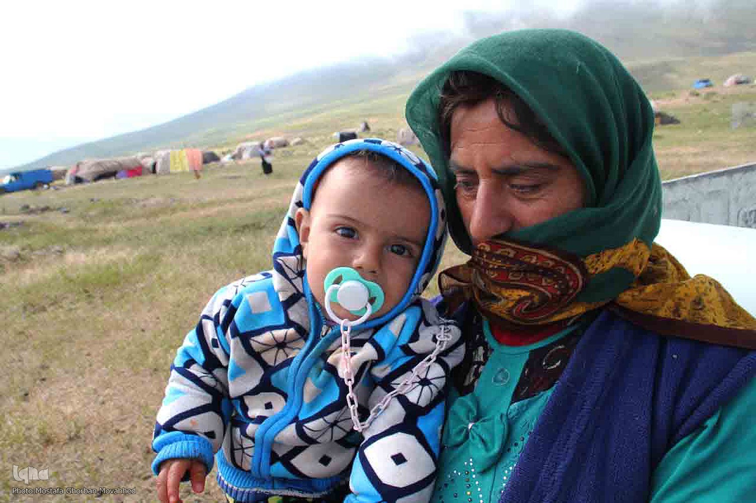 عکس/ تجربه کودکانه از غم و شادی های روزگار 