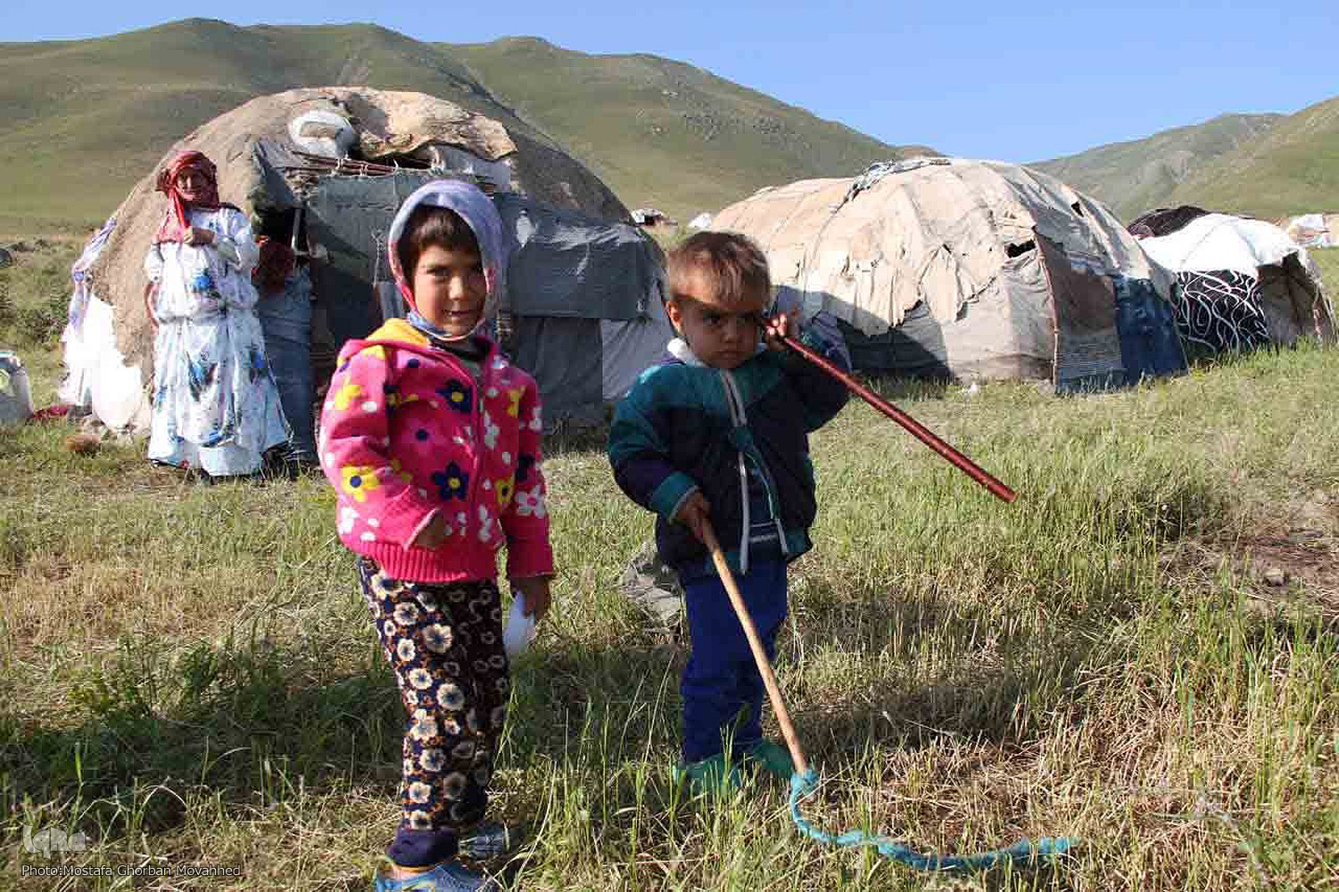 عکس/ تجربه کودکانه از غم و شادی های روزگار 