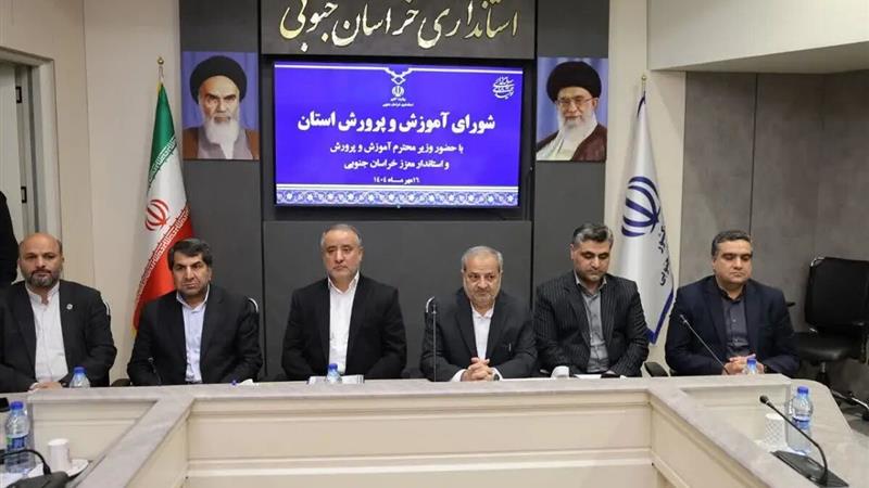 بهره‌برداری آموزشی از ظرفیت زرشک و زعفران در خراسان جنوبی ضروری است