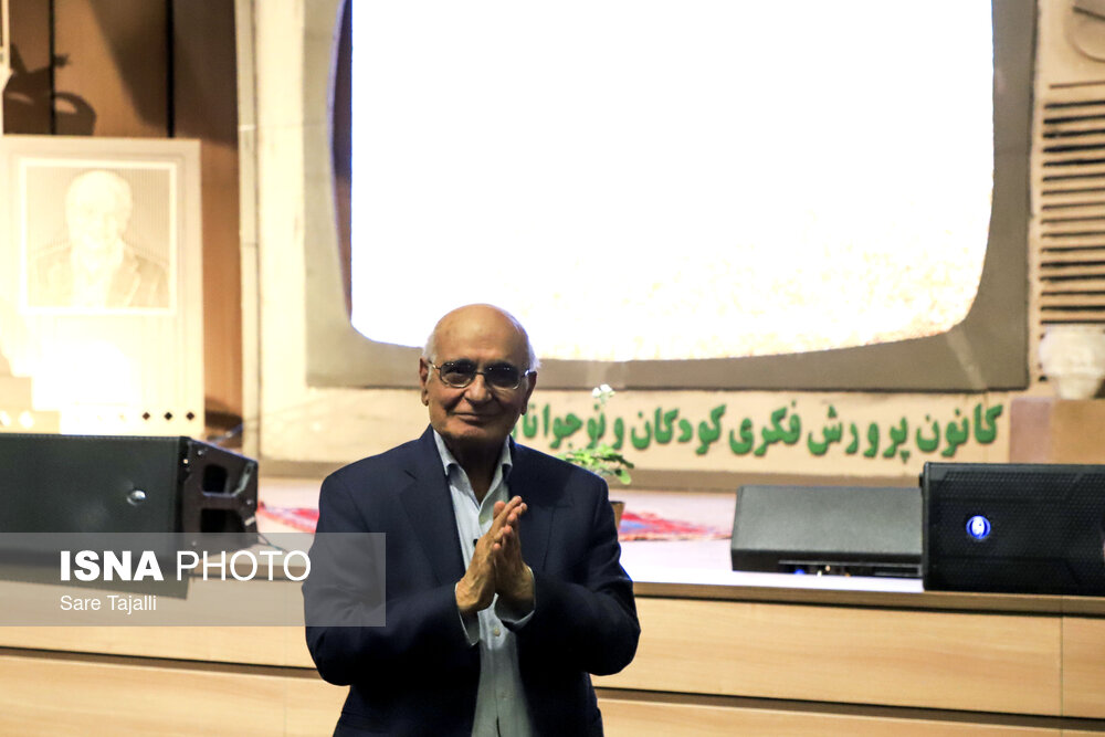 ویژه‌برنامه «کارنامه» به مناسبت هفته کودک در کرمان