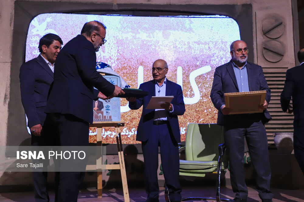 عکس/ رونمایی از سردیس هوشنگ مرادی کرمانی