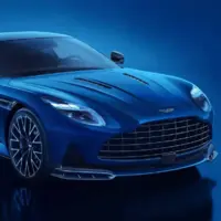 معرفی آستون‌مارتین DB12 S، نسخه قوی‌تر و سریع‌تر با ۷۰۰ اسب بخار