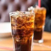 نوشیدنی شیرین یا رژیمی؛ کدام بهتر است؟