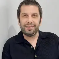 عباس جمشیدی فر: من خیلی ورزش میکنم؛ مگه اتومبیل رانی ورزش نیست؟!