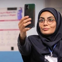 خانم صحرا اسداللهی، اصلا هم بامزه نیستید!