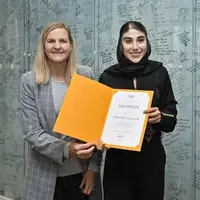 امضای دیوار المپیک توسط ناهید کیانی در لوزان سوئیس