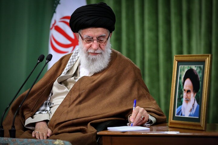توصیه رهبر انقلاب به دستگاه‌های تبلیغ دین، رجال دینی و متدیّنین: از ابزارهای نوین و مشوّقها برای آموزش نماز بهره‌گیری کنید