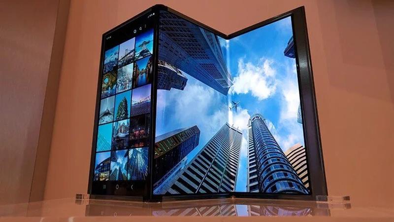 متفاوتترین گوشی هوشمند سامسونگ / یک موبایل با ۳ باتری!