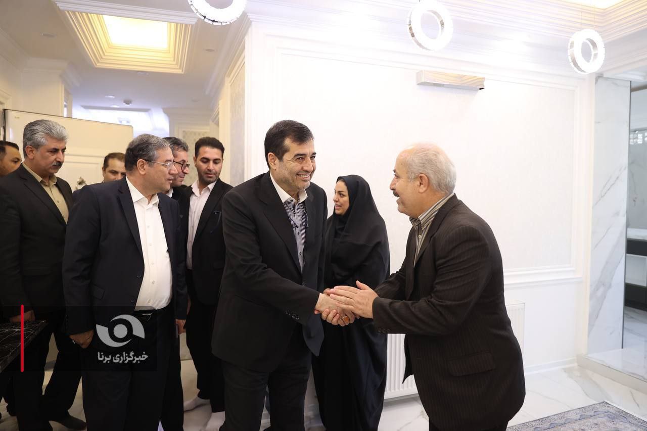  دیدار دنیامالی با خانواده «شهید خلبان حیدری»