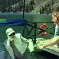 رفتار خنده‌دار مرد پس از امتناع زن محجبه از دست دادن