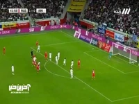 شوت محکم بازیکن روسیه از بالای دروازه به بیرون رفت