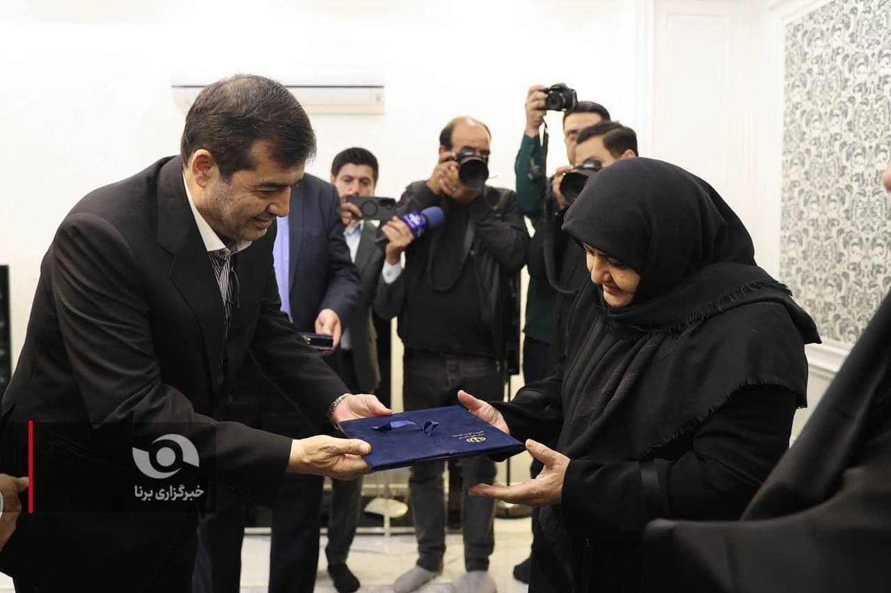  دیدار دنیامالی با خانواده «شهید خلبان حیدری»