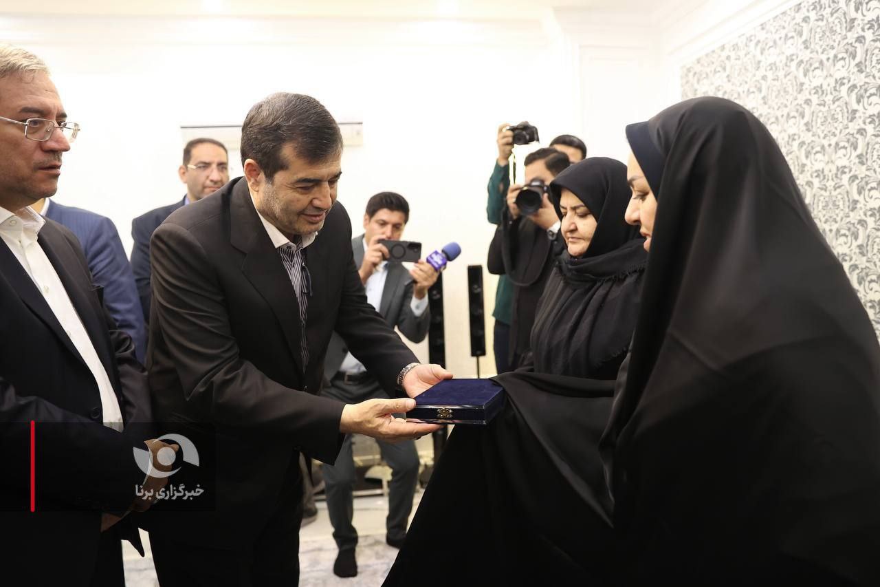  دیدار دنیامالی با خانواده «شهید خلبان حیدری»