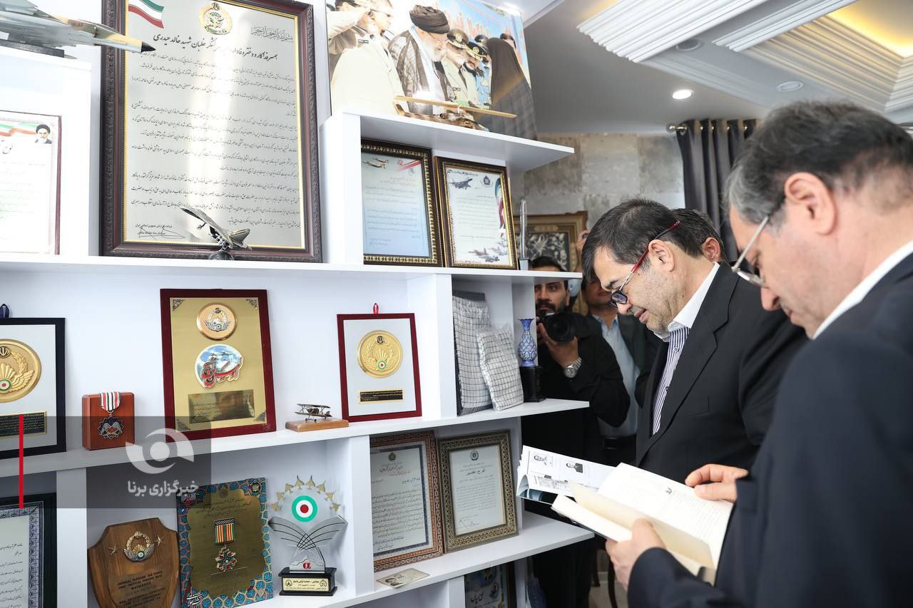  دیدار دنیامالی با خانواده «شهید خلبان حیدری»