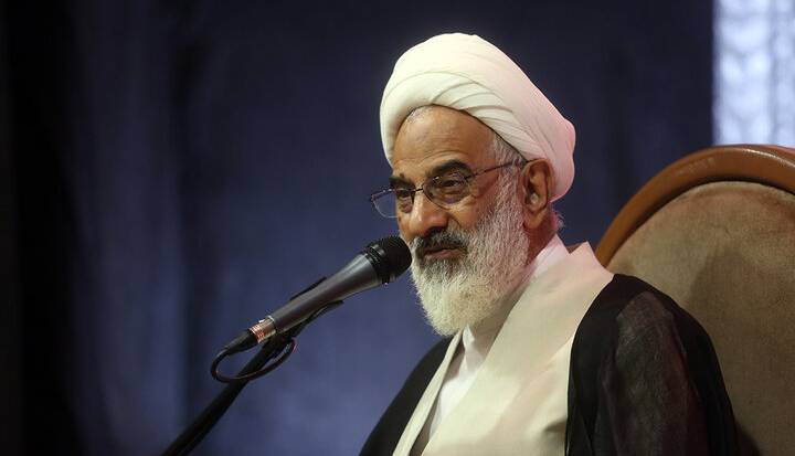 حاجی صادقی: آمریکا خیال تسلیم شدن ایران را به گور خواهد برد