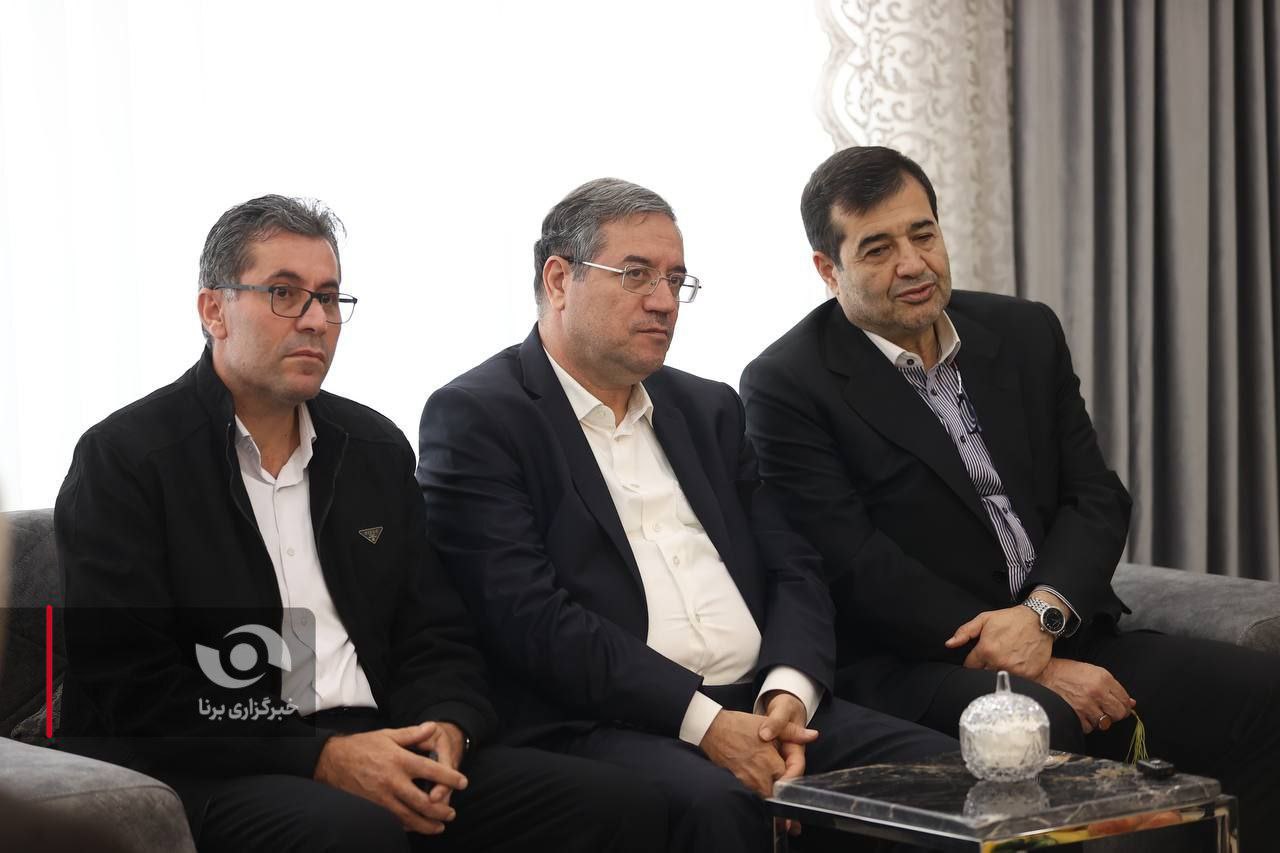  دیدار دنیامالی با خانواده «شهید خلبان حیدری»