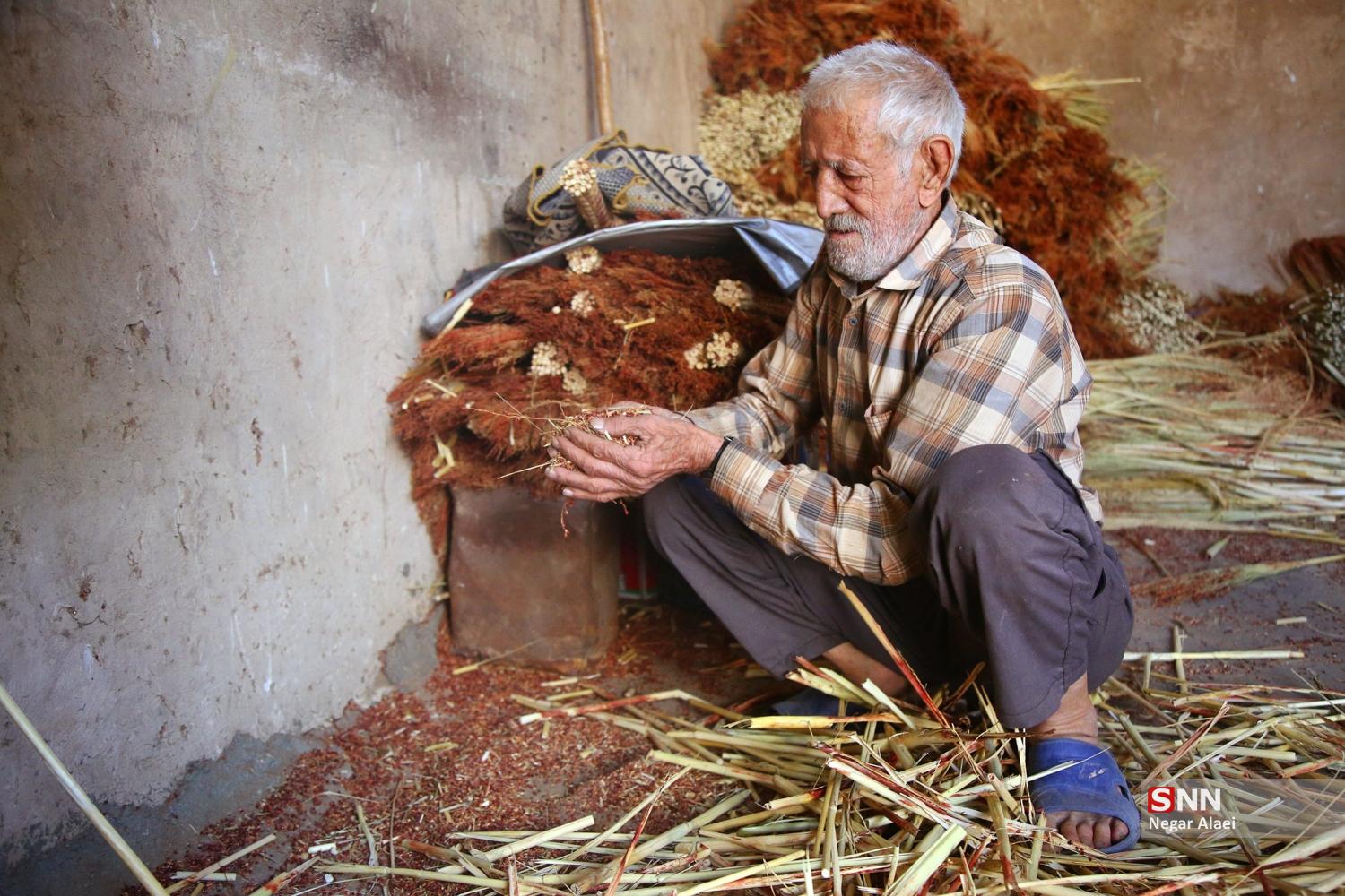 جاروبافی در روستای ملاحسن