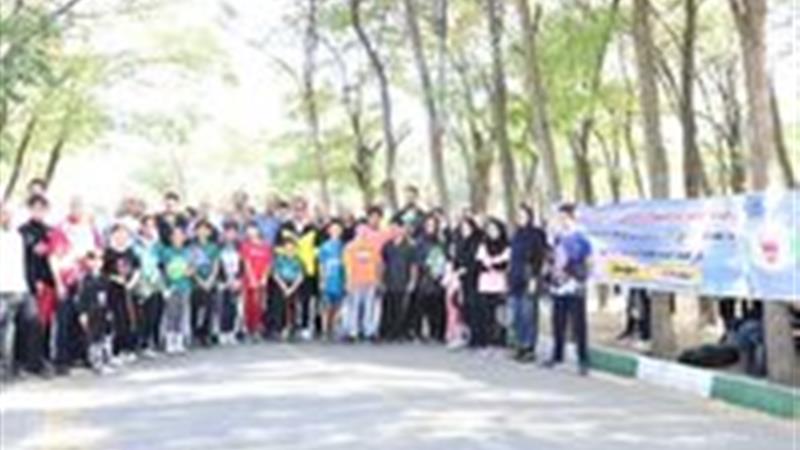 برگزاری مسابقات خانوادگی و پارکی بدمینتون در زنجان