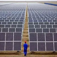 ظرفیت نیروگاه‌های تجدید پذیر خورشیدی کشور از مرز ۲۰۰۰ مگاوات عبور کرد
