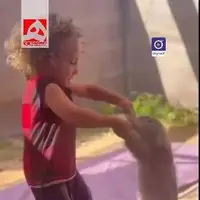 شادی کودک غزه ای پس از اعلام آتش بس