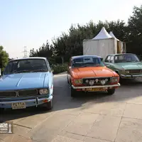 عکس/ نمایش خودروی نوستالژیک ایرانی در برج میلاد
