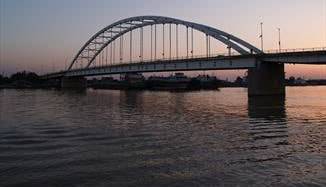 فرماندار: پل قدیم خرمشهر در وضعیت هشدار است؛ شهرداری فوراً محدودیت تردد اعمال کند