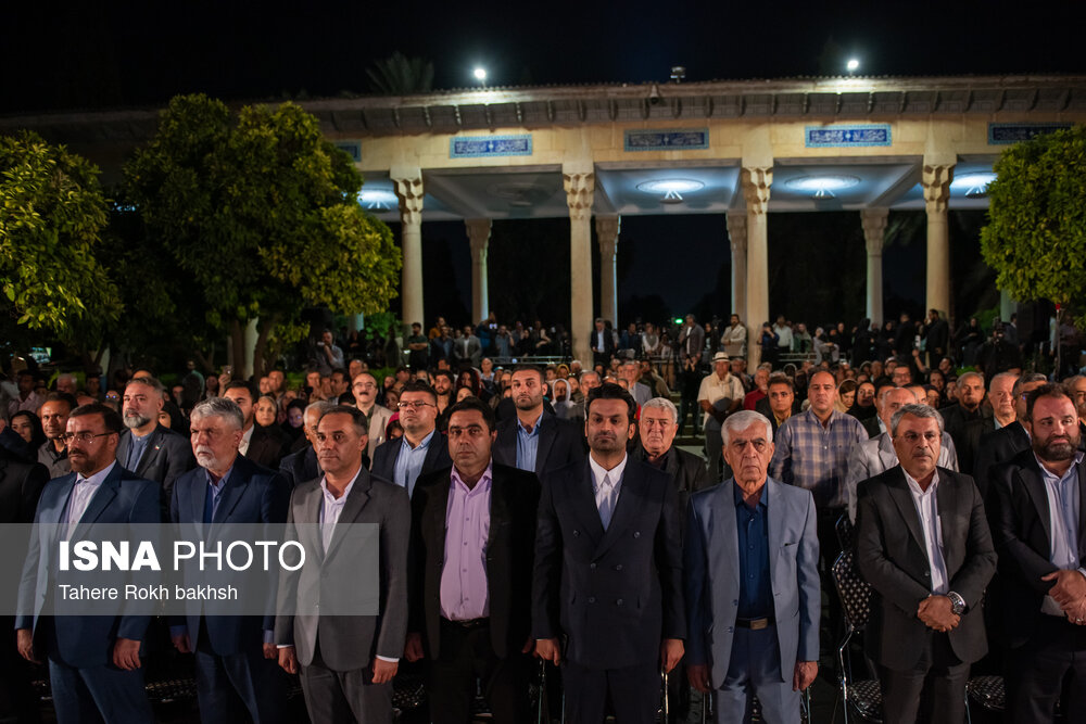 عکس/ مراسم بزرگداشت روز حافظ در شیراز