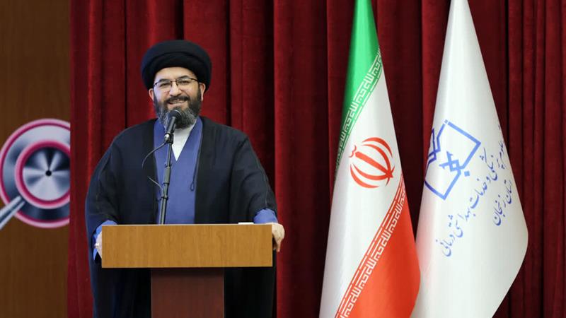 امام جمعه زنجان: تفکر بسیجی موانع را رفع می‌کند