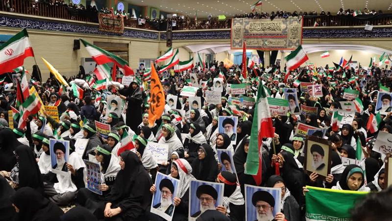 یک مقام نظامی اصفهان: ایرانیان در وقایع اخیر در سمتِ درستِ تاریخ ایستادند