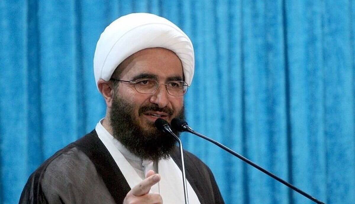 انتقاد «عصر ایران» از امام جمعه تهران: فقط شما حرف بزنید، بقیه زبان شان را ببندند؟