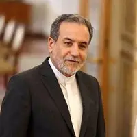 طعنه روزنامه اصولگرا به عراقچی: شکرخدا سر وزیر خارجه آن‌قدر خلوت شده که در مراسم ورزشی حاضر می‌شود و کری می‌خواند