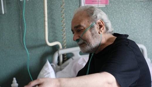 وداع قبل از رفتن جواد عزتی و عباس جمشیدی‌فر با محمد کاسبی