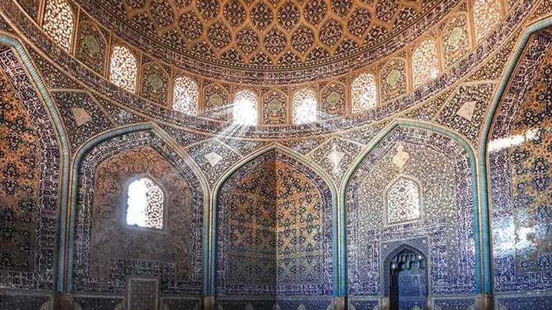 رمز و راز نور در معماری اصفهان؛ از روایتگری عرفان تا معنا