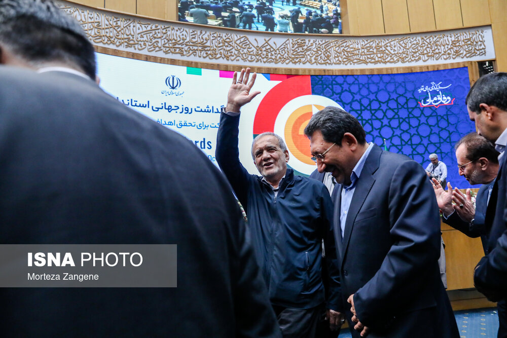 عکس/ بزرگداشت روز جهانی استاندارد با حضور رییس جمهور