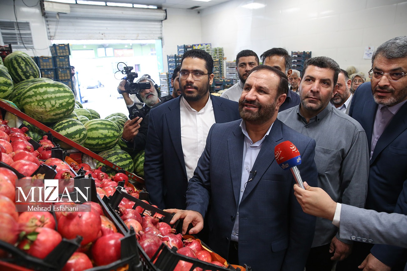 بازدید میدانی دادستان تهران از میدان میوه و تره‌بار پیروزی