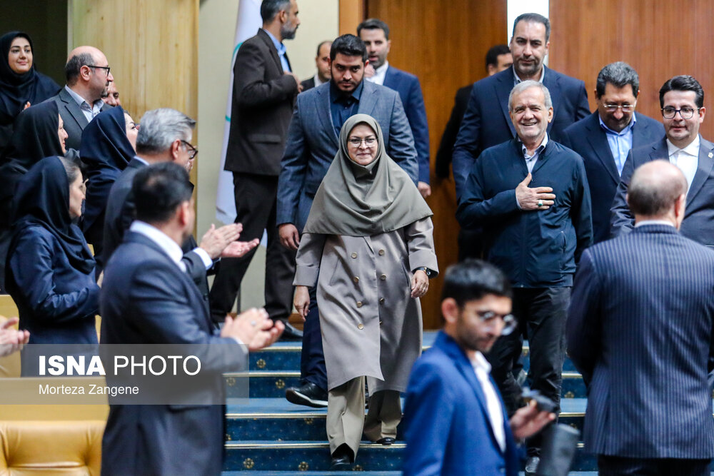 عکس/ بزرگداشت روز جهانی استاندارد با حضور رییس جمهور