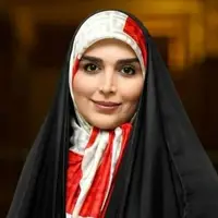 چهره ها/ عکس هنری مجری زن صداوسیما در حافظیه شیراز