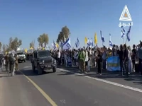 تصاویری از ورود اولین گروه از اسرای صهیونیست آزاده شده به پایگاه رعیم