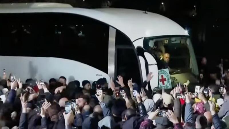 آماده شدن صلیب سرخ برای تحویل گرفتن اسیران فلسطینی