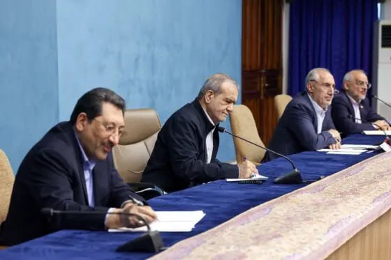 عکس/ جلسه رئیس جمهور با جمعی از اعضای مجمع کارآفرینان ایران