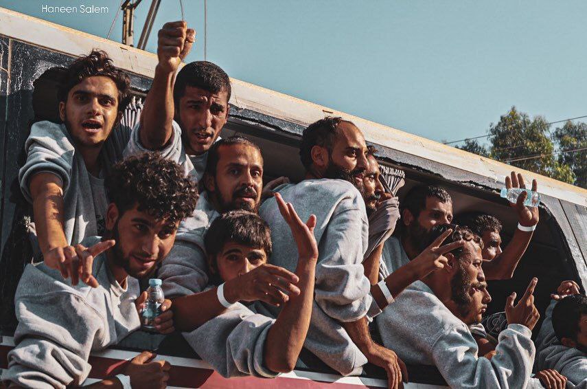 عکس/ لحظه رسیدن اسرای آزاد شده فلسطینی به غزه