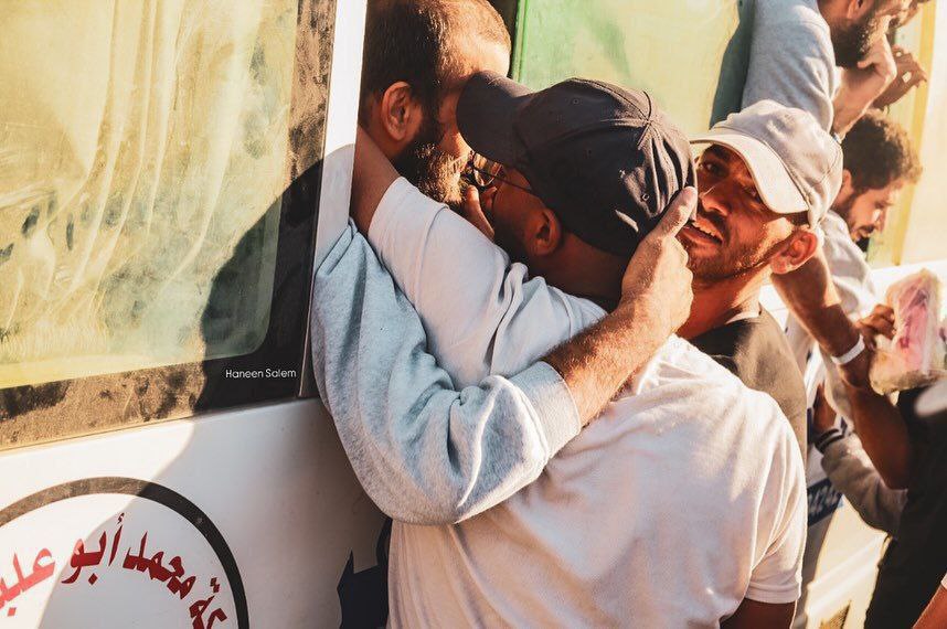 عکس/ لحظه رسیدن اسرای آزاد شده فلسطینی به غزه