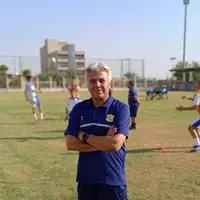 یک مربی فوتبال: نفت آبادان می‌تواند چهره مدعی به خود بگیرد