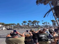 لحظه وحشتناک سقوط هلی کوپتر در کالیفرنیا