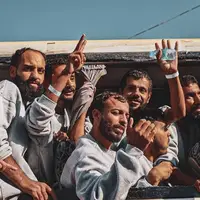 عکس/ لحظه رسیدن اسرای آزاد شده فلسطینی به غزه
